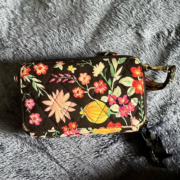 Vera Bradley Tangerine Twist Smartphone Wallet - Picture 2 of 6